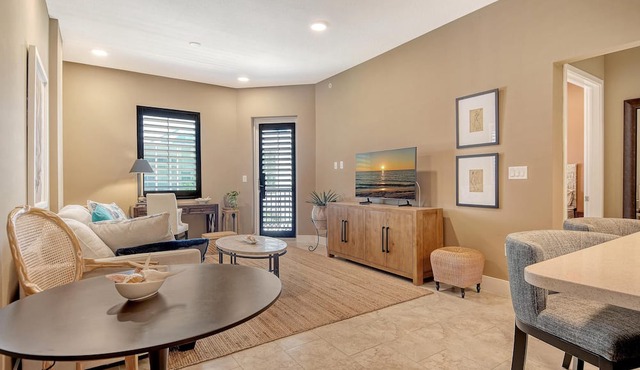 Chic 1BR Heart of Downtown City Views & Private Balcony!