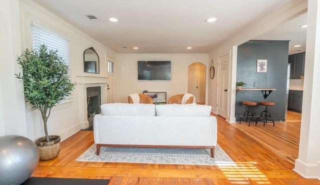 A Walk in the Pines - Bright & Cute 3br 2ba Home