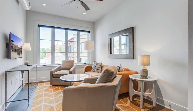 Fire Tower | 1BR Hideaway in Downtown CHS with TV!