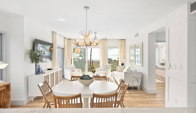 Oceanfront, 2nd Floor, Updated, Open Plan & Super Stylish
