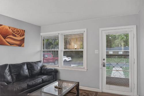 Thunderbolt Coastal Cottage