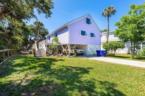Sandy Paws Retreat - 30 Day Rental