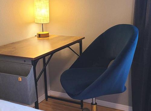 Centrally located home in Rogers and Bentonville! -Private Rooms